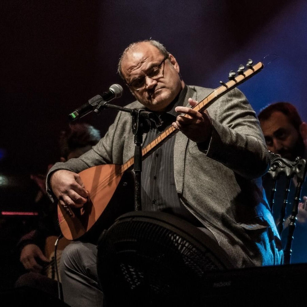 Çetin Akdeniz sanatçı görseli