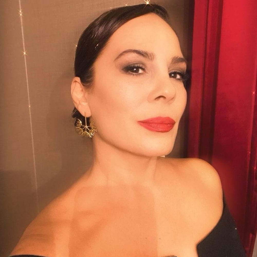 Demet Sağıroğlu sanatçı görseli